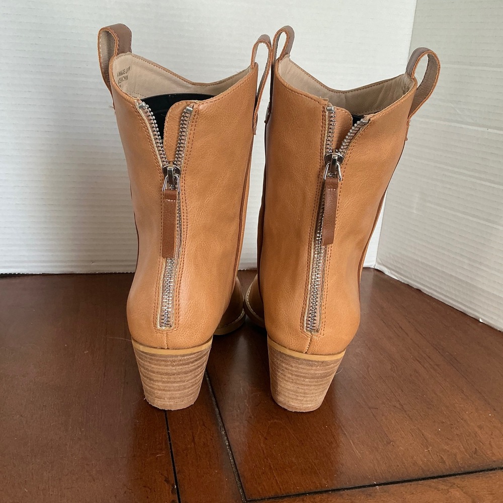Oasis Society Tan Faux Leather Pointed Toe Ankle Boots Women's Size 9 - Picture 3 of 7